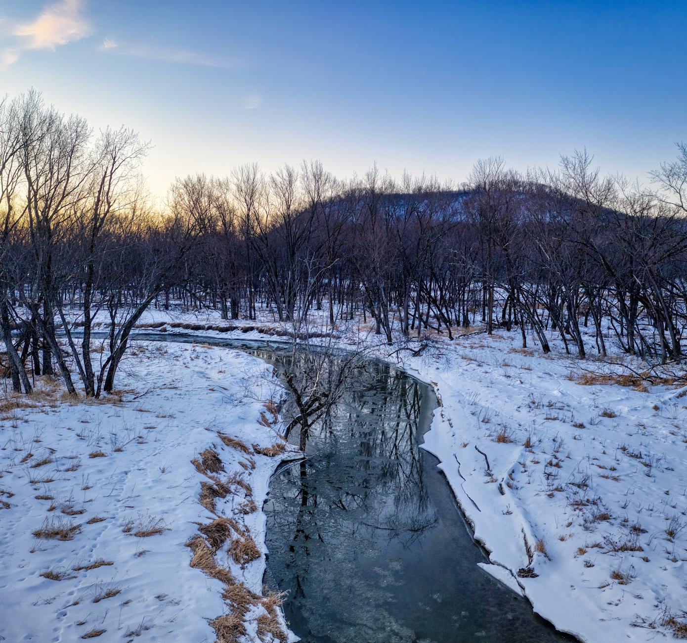 Yellowjackets Season 1: What the Show Is Actually Doing